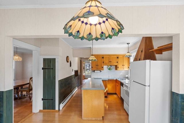 63 Walnut Street, Holden, MA 01520