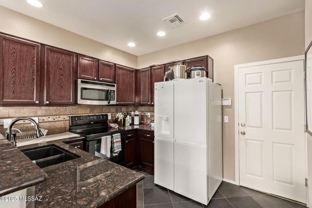 5758 E Camino Nuestras Casas, Tucson, AZ 85756