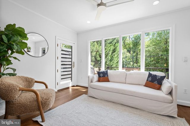 1609 44TH ST NW, Washington, DC 20007