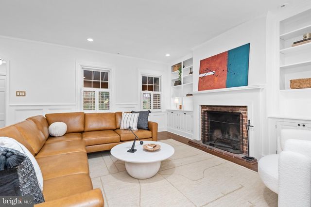 1609 44TH ST NW, Washington, DC 20007