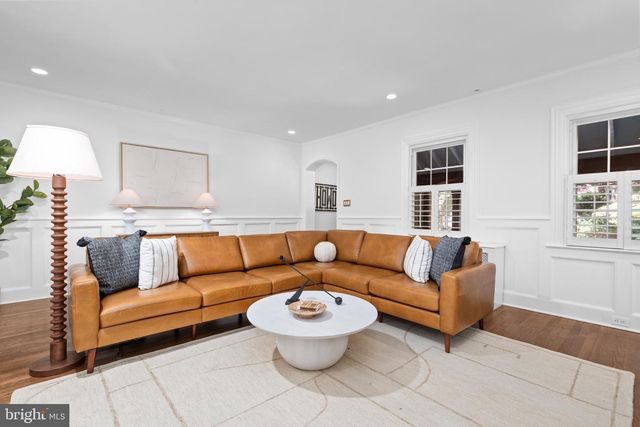 1609 44TH ST NW, Washington, DC 20007