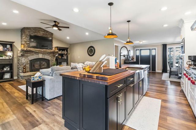 888 High Moore Road, London, KY 40741