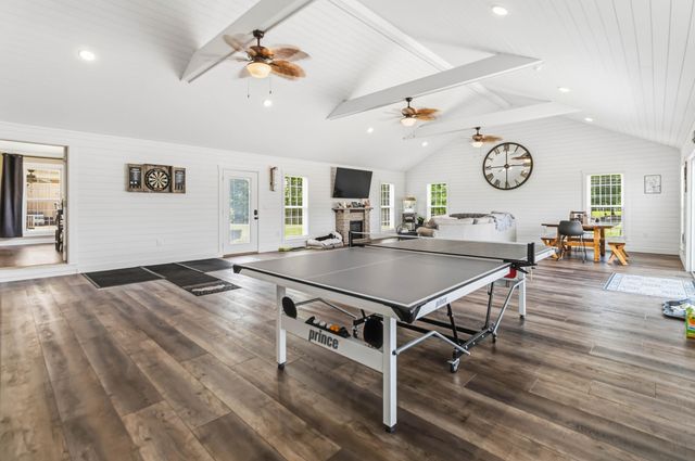 888 High Moore Road, London, KY 40741
