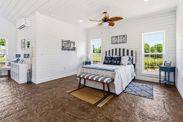 888 High Moore Road, London, KY 40741