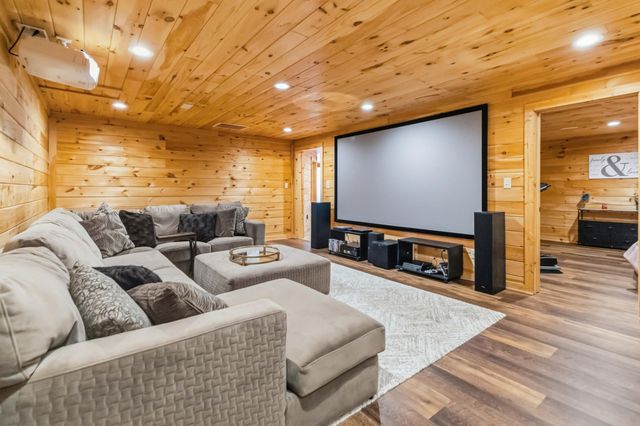 888 High Moore Road, London, KY 40741