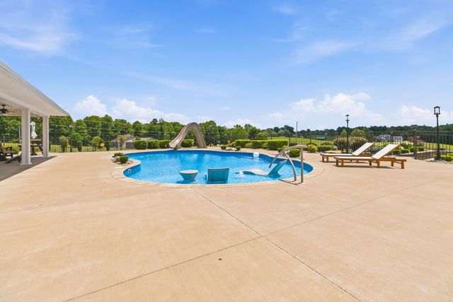 888 High Moore Road, London, KY 40741