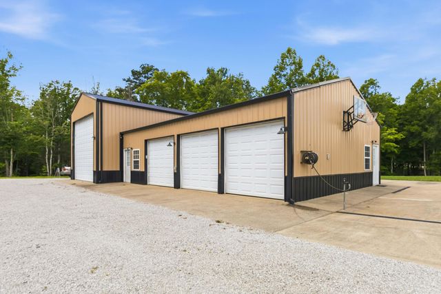 888 High Moore Road, London, KY 40741