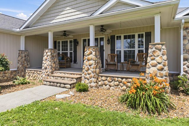 888 High Moore Road, London, KY 40741
