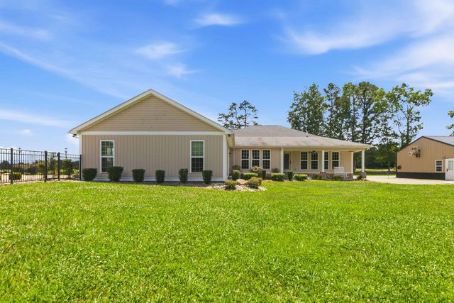 888 High Moore Road, London, KY 40741