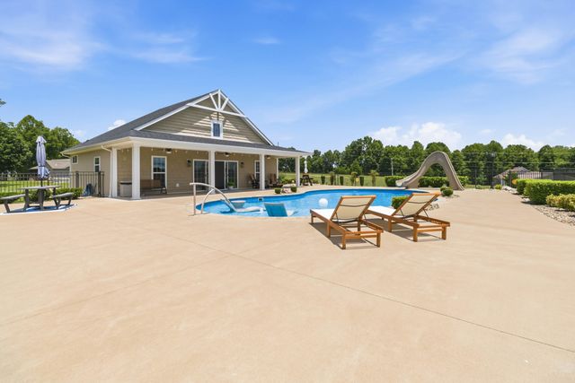 888 High Moore Road, London, KY 40741