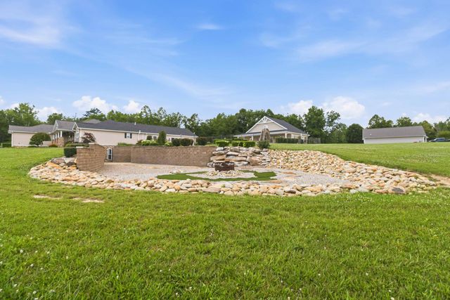 888 High Moore Road, London, KY 40741