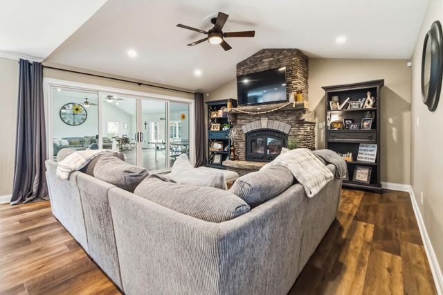 888 High Moore Road, London, KY 40741