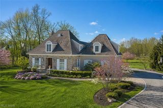 2242 Rock Creek N, Akron, OH 44333
