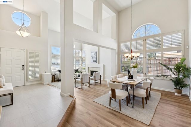 674 Crystal Ct, Pleasanton, CA 94566