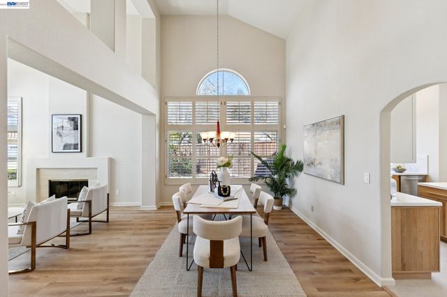 674 Crystal Ct, Pleasanton, CA 94566