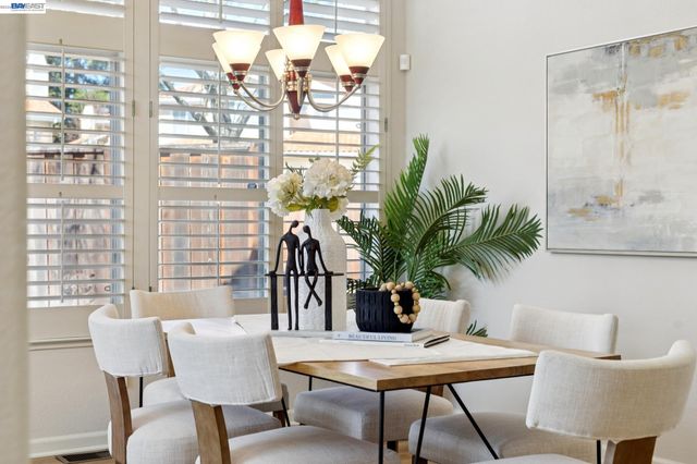 674 Crystal Ct, Pleasanton, CA 94566