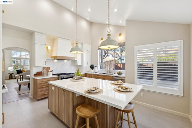 674 Crystal Ct, Pleasanton, CA 94566