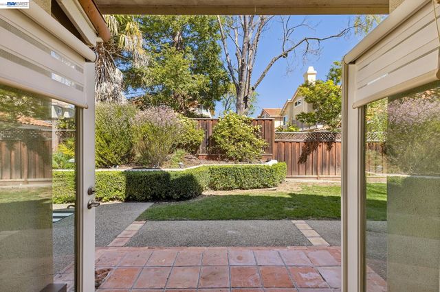 674 Crystal Ct, Pleasanton, CA 94566