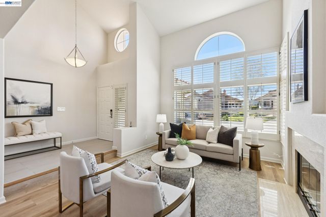 674 Crystal Ct, Pleasanton, CA 94566