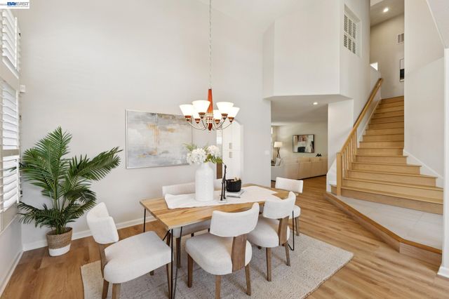 674 Crystal Ct, Pleasanton, CA 94566