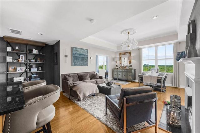 2881 Peachtree NE Road 1102, Atlanta, GA 30305