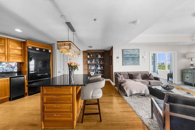 2881 Peachtree NE Road 1102, Atlanta, GA 30305