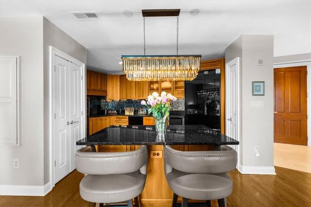 2881 Peachtree NE Road 1102, Atlanta, GA 30305