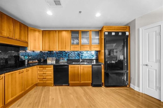 2881 Peachtree NE Road 1102, Atlanta, GA 30305