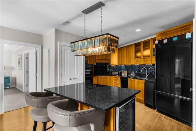 2881 Peachtree NE Road 1102, Atlanta, GA 30305