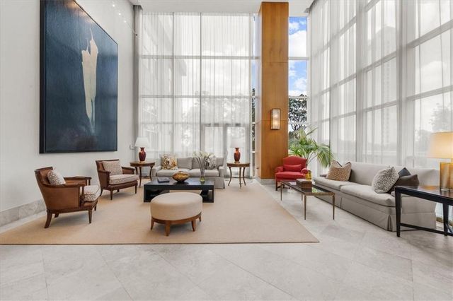 2881 Peachtree NE Road 1102, Atlanta, GA 30305