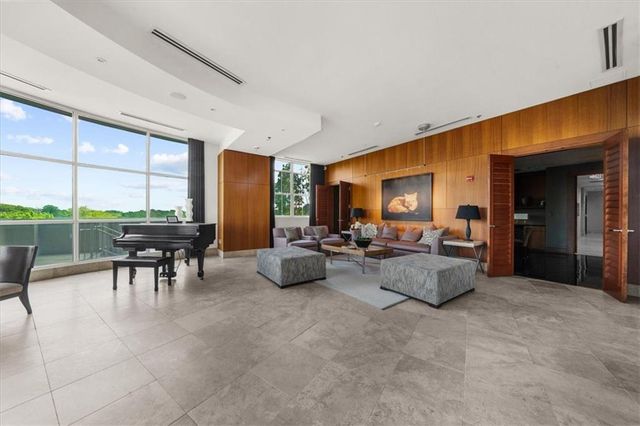 2881 Peachtree NE Road 1102, Atlanta, GA 30305