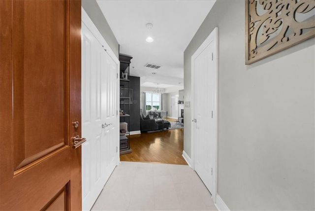 2881 Peachtree NE Road 1102, Atlanta, GA 30305