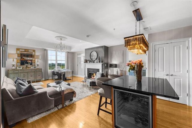 2881 Peachtree NE Road 1102, Atlanta, GA 30305