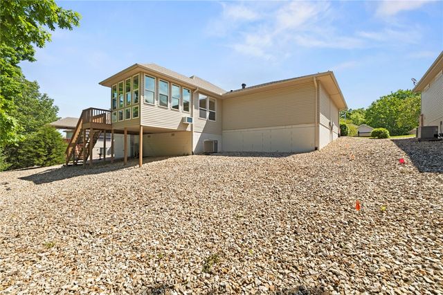 63 Highland Parkway, Bella Vista, AR 72715