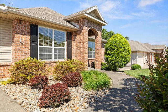 63 Highland Parkway, Bella Vista, AR 72715