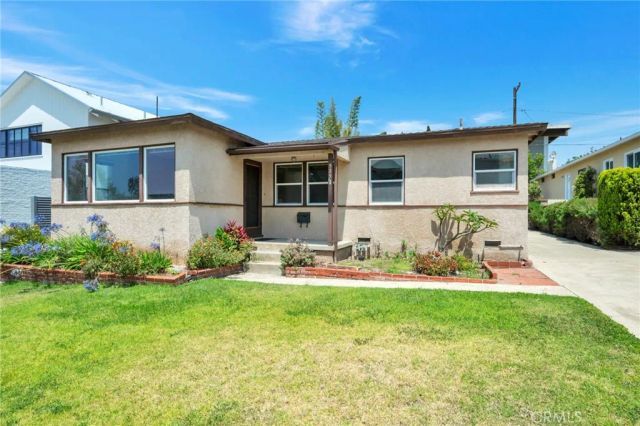 525 17th, Manhattan Beach, CA 90266
