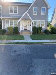 21 Haring Street, Bergenfield, NJ 07621
