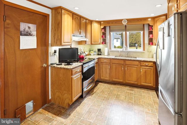 731 CHERRY ST, Bally, PA 19503