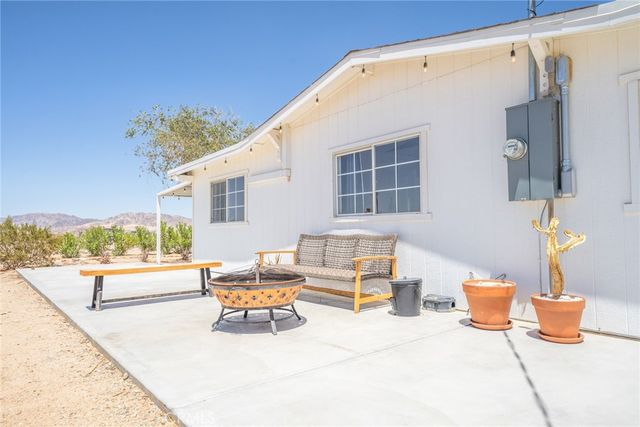 290 Bluegrass Road, 29 Palms, CA 92277