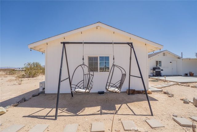 290 Bluegrass Road, 29 Palms, CA 92277