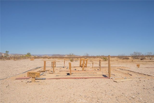 290 Bluegrass Road, 29 Palms, CA 92277