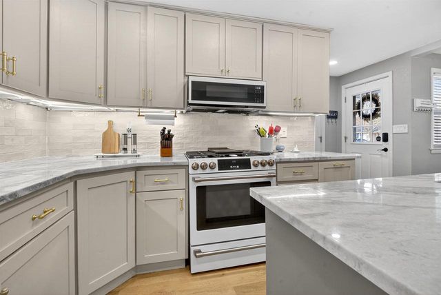 1119 W GLENDALE AVENUE, Appleton, WI 54914