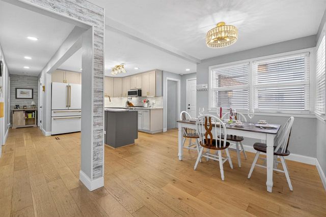 1119 W GLENDALE AVENUE, Appleton, WI 54914