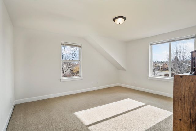 20663 Jayhawk Lane, Bend, OR 97702