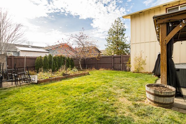 20663 Jayhawk Lane, Bend, OR 97702