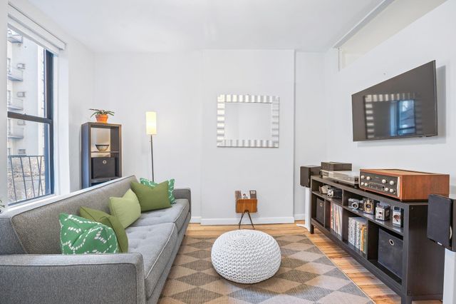 520 W 50th Street B4, New York (manhattan), NY 10019