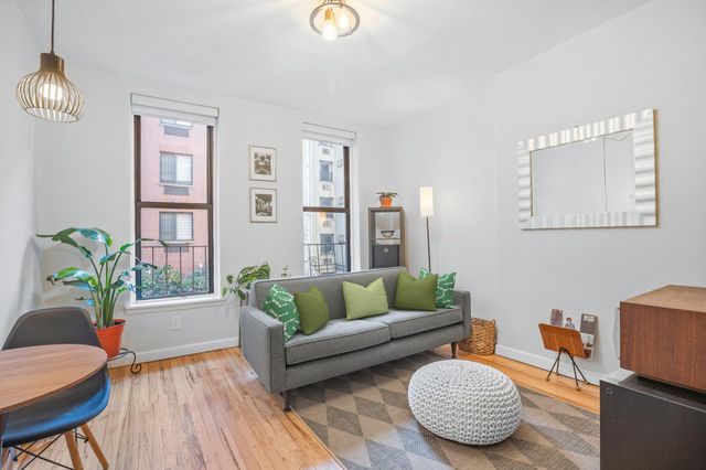 520 W 50th Street B4, New York (manhattan), NY 10019