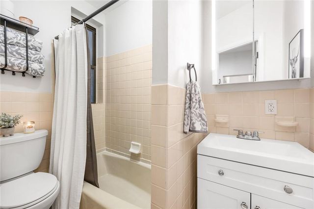 520 W 50th Street B4, New York (manhattan), NY 10019
