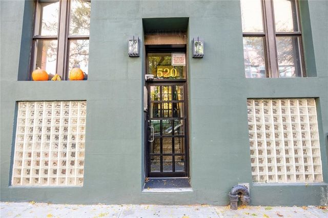 520 W 50th Street B4, New York (manhattan), NY 10019
