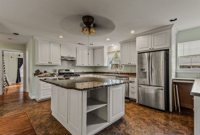 914 Griffith Avenue, Terrell, TX 75160